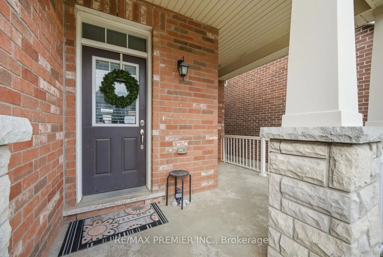 Photo 2 of 931 Penson Crescent, Milton, Coates — HOMEH