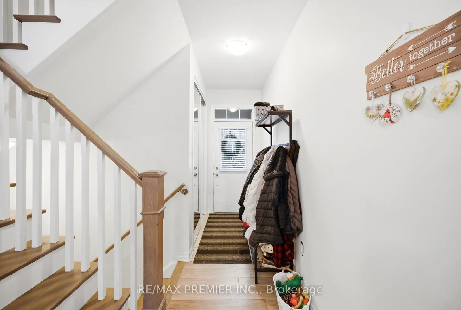 Photo 3 of 931 Penson Crescent, Milton, Coates — HOMEH