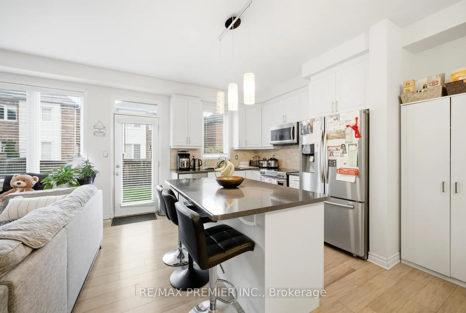 Photo 7 of 931 Penson Crescent, Milton, Coates — HOMEH