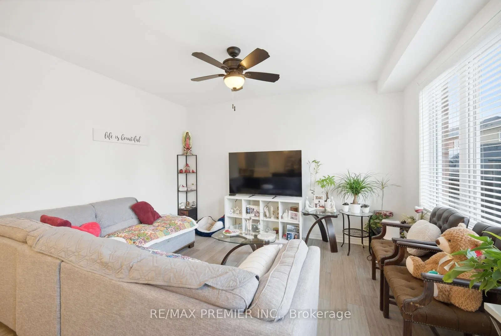 Photo 11 of 931 Penson Crescent, Milton, Coates — HOMEH