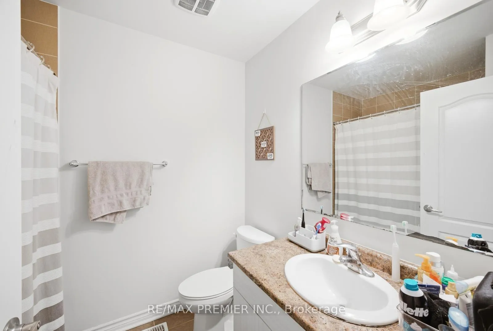 Photo 18 of 931 Penson Crescent, Milton, Coates — HOMEH