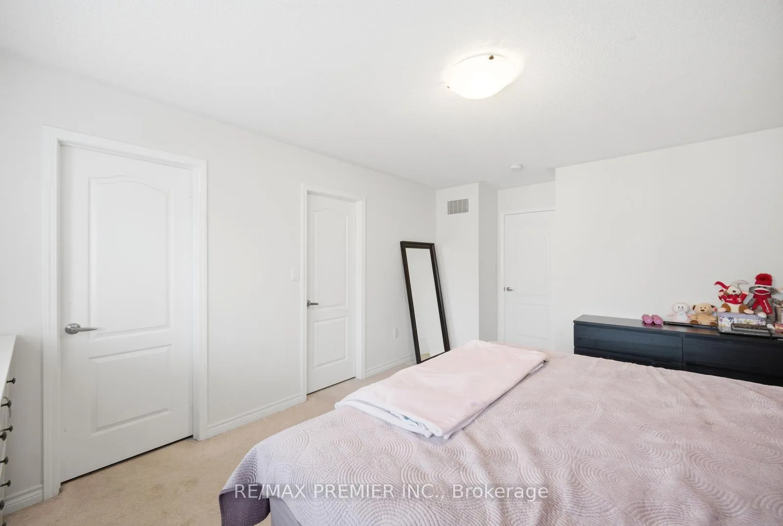 Photo 21 of 931 Penson Crescent, Milton, Coates — HOMEH