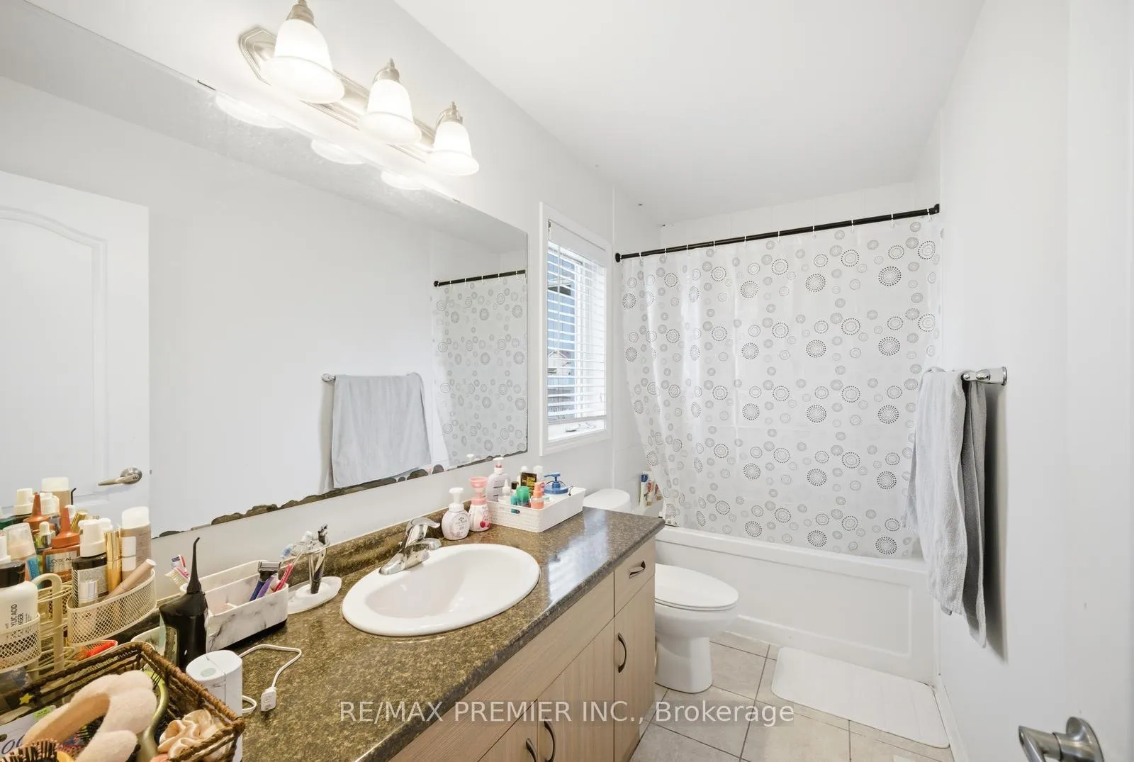 Photo 22 of 931 Penson Crescent, Milton, Coates — HOMEH