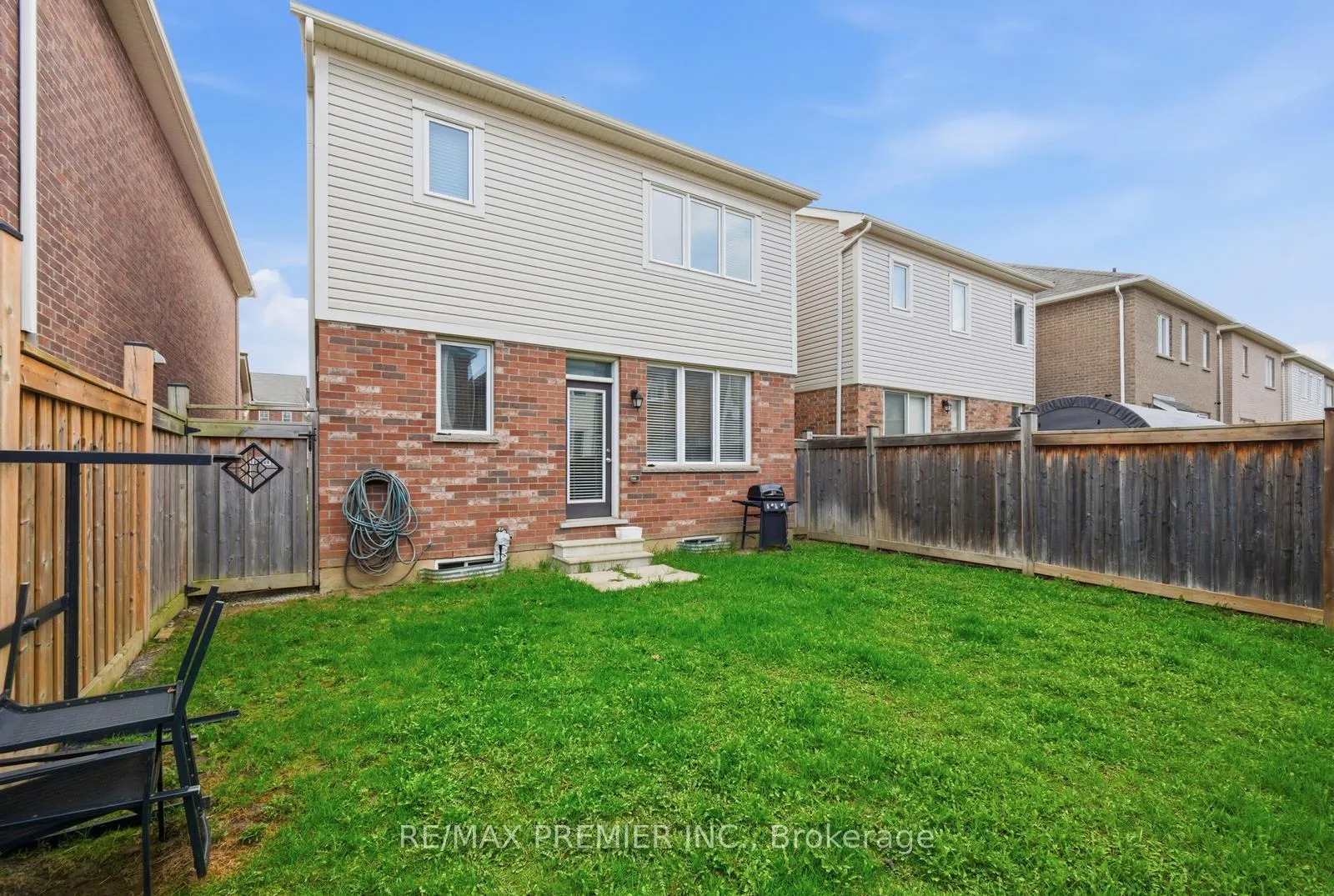 Photo 30 of 931 Penson Crescent, Milton, Coates — HOMEH