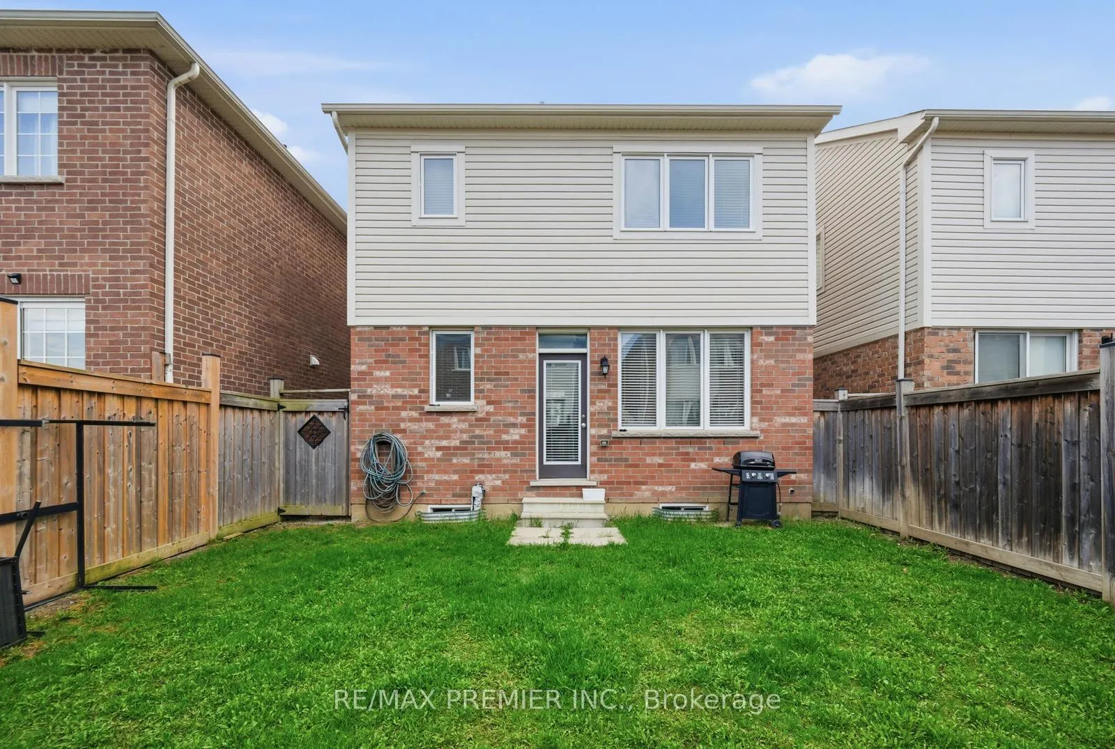 Photo 31 of 931 Penson Crescent, Milton, Coates — HOMEH