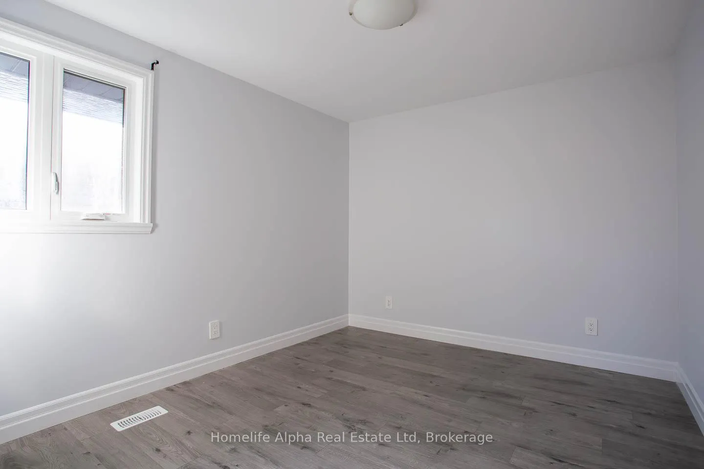 Photo 8 of 29 Cedar Park Crescent, Quinte West, Trenton Ward — HOMEH