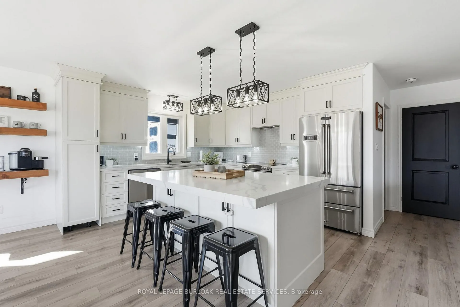Photo 3 of 401 Lighthouse Drive, Haldimand, Dunnville — HOMEH