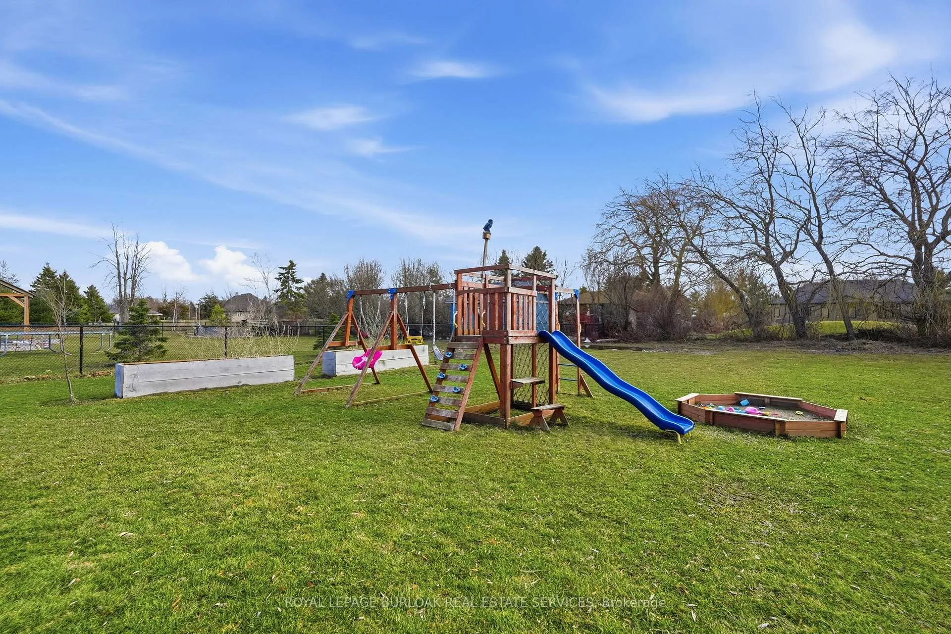 Photo 40 of 401 Lighthouse Drive, Haldimand, Dunnville — HOMEH