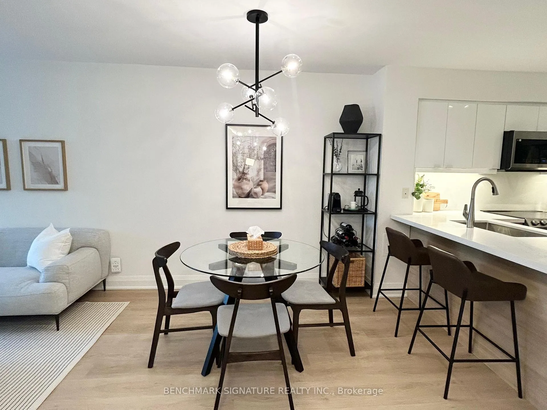 Photo 3 of Unit 811, 30 Clegg Rd, Markham, Unionville — HOMEH