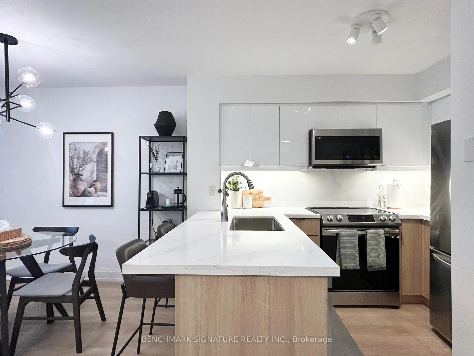 Photo 6 of Unit 811, 30 Clegg Rd, Markham, Unionville — HOMEH