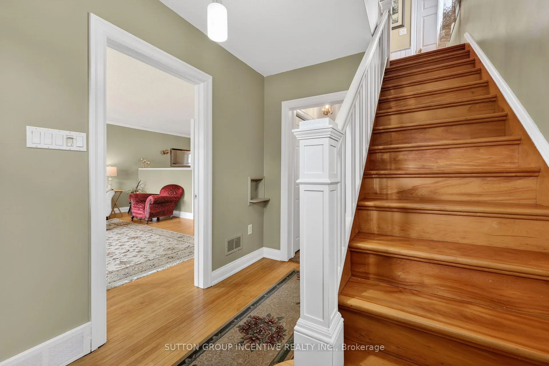 Photo 5 of 32 Adelaide Street, Barrie, Allandale — HOMEH