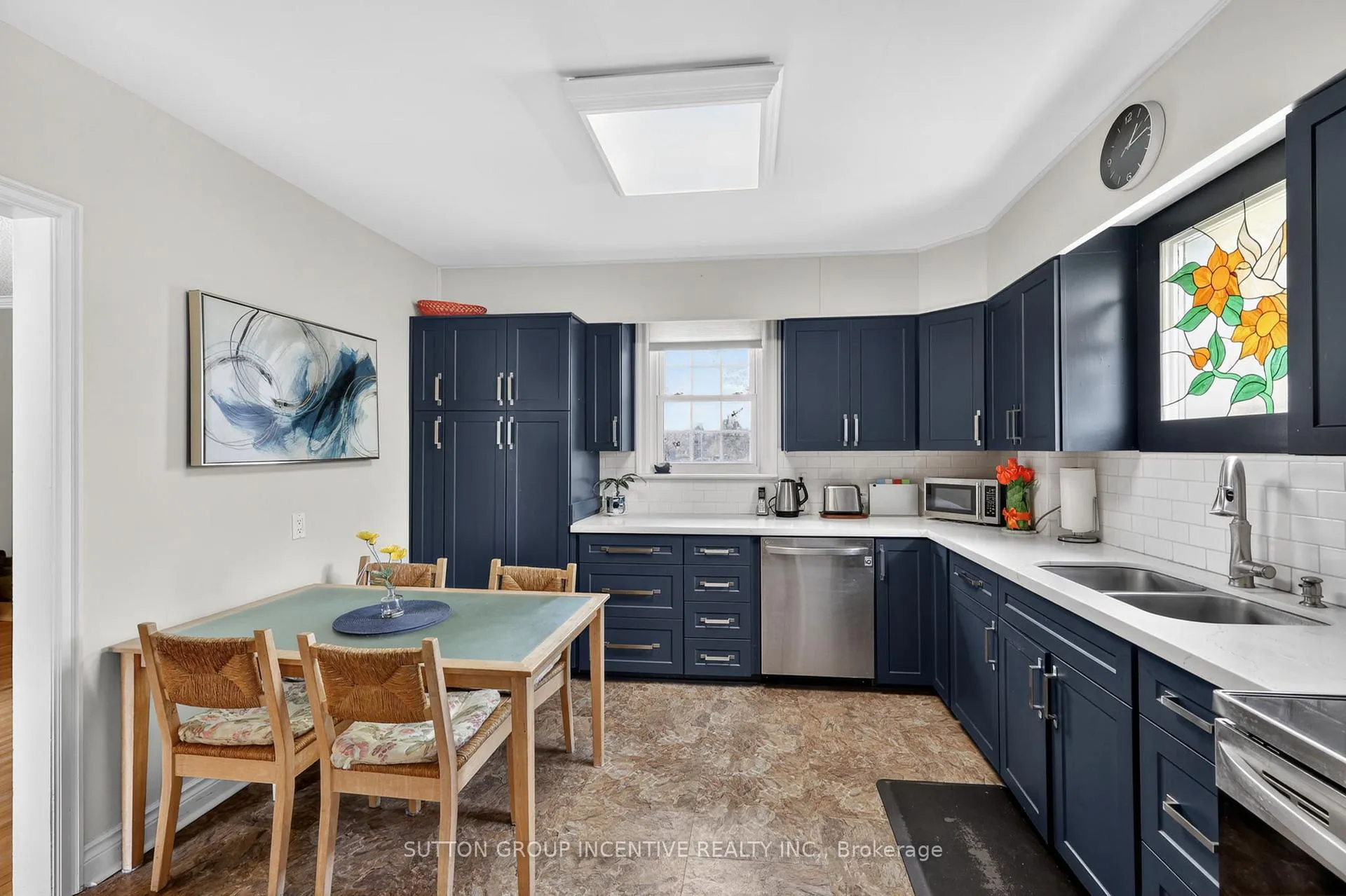 Photo 13 of 32 Adelaide Street, Barrie, Allandale — HOMEH
