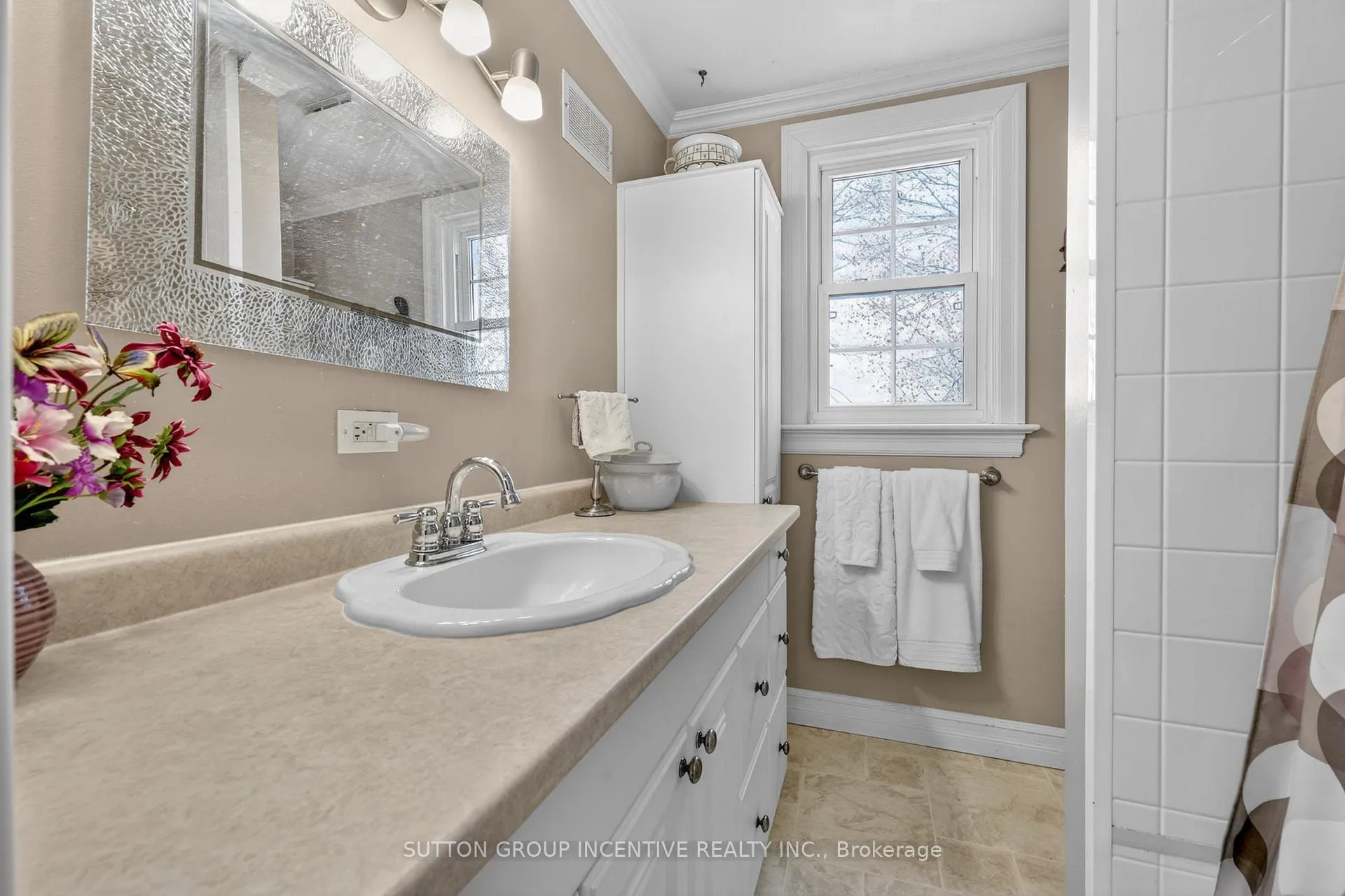 Photo 22 of 32 Adelaide Street, Barrie, Allandale — HOMEH