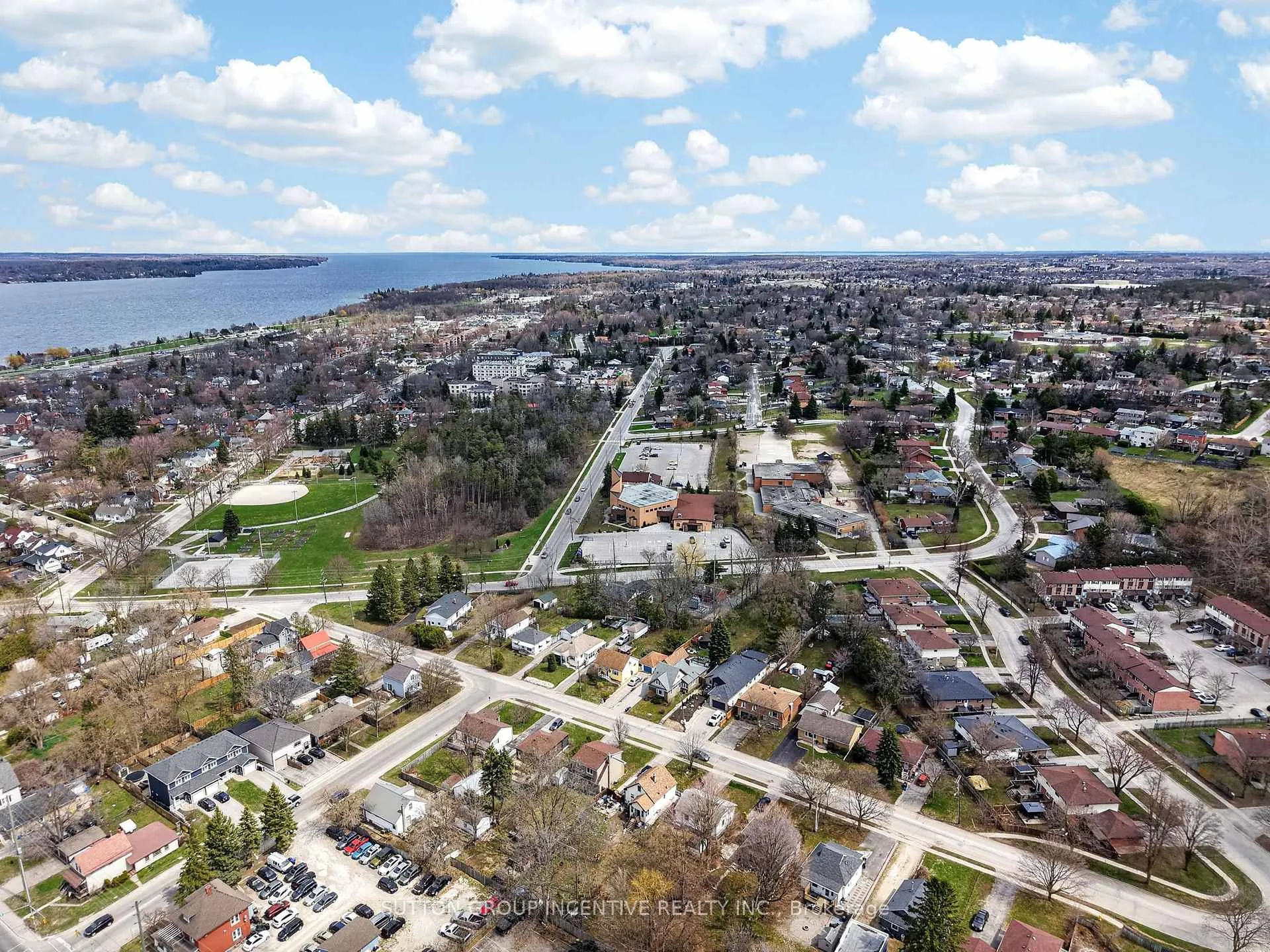 Photo 33 of 32 Adelaide Street, Barrie, Allandale — HOMEH