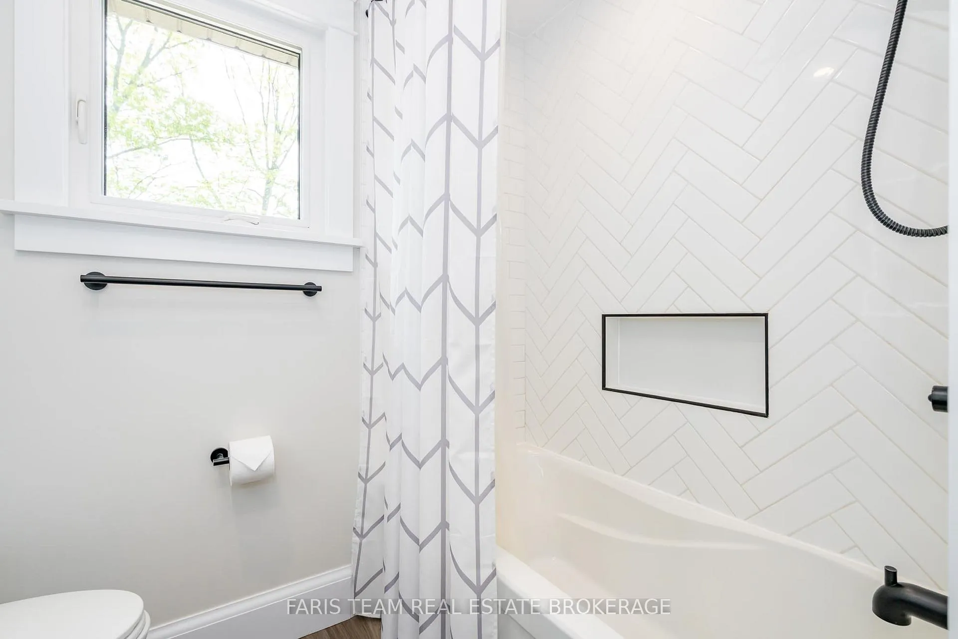 Photo 32 of 8 Malta Crescent, Springwater, Midhurst — HOMEH