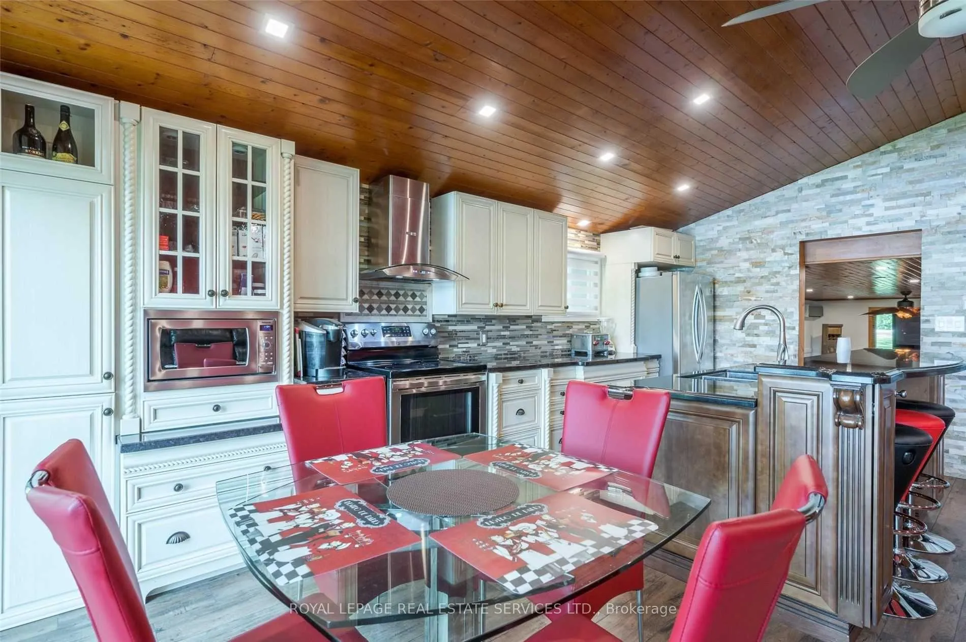 Photo 16 of Unit 15, 5374 Close Point Road, Hamilton Township, Rural Hamilton — HOMEH