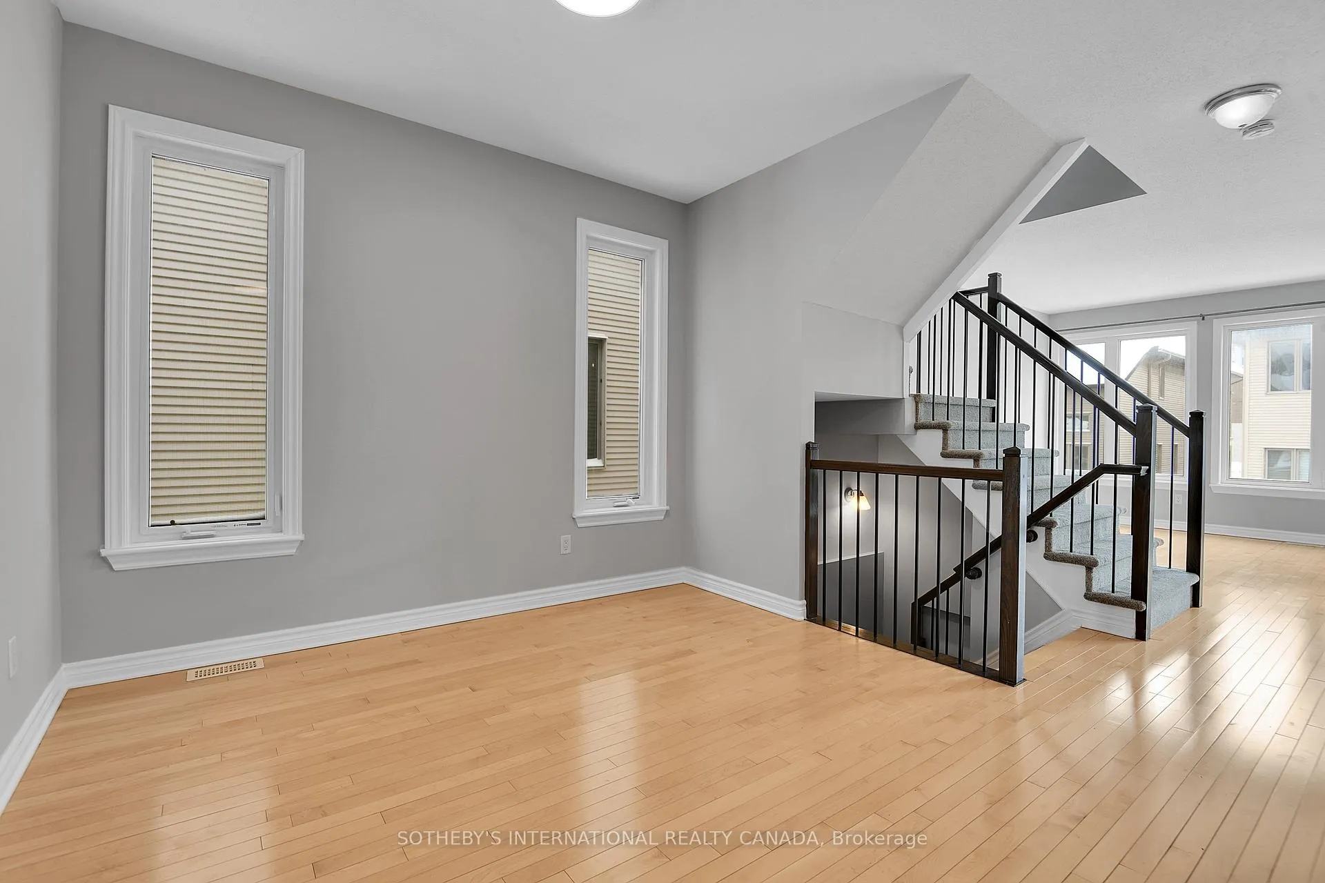 Photo 7 of 116 Popplewell Crescent, Ottawa, Barrhaven - Cedargrove/Fraserdale — HOMEH