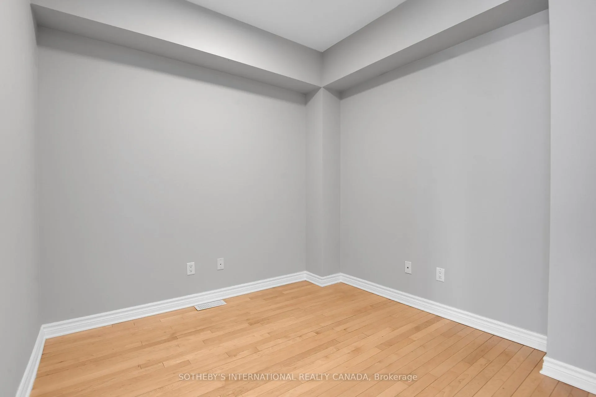 Photo 10 of 116 Popplewell Crescent, Ottawa, Barrhaven - Cedargrove/Fraserdale — HOMEH