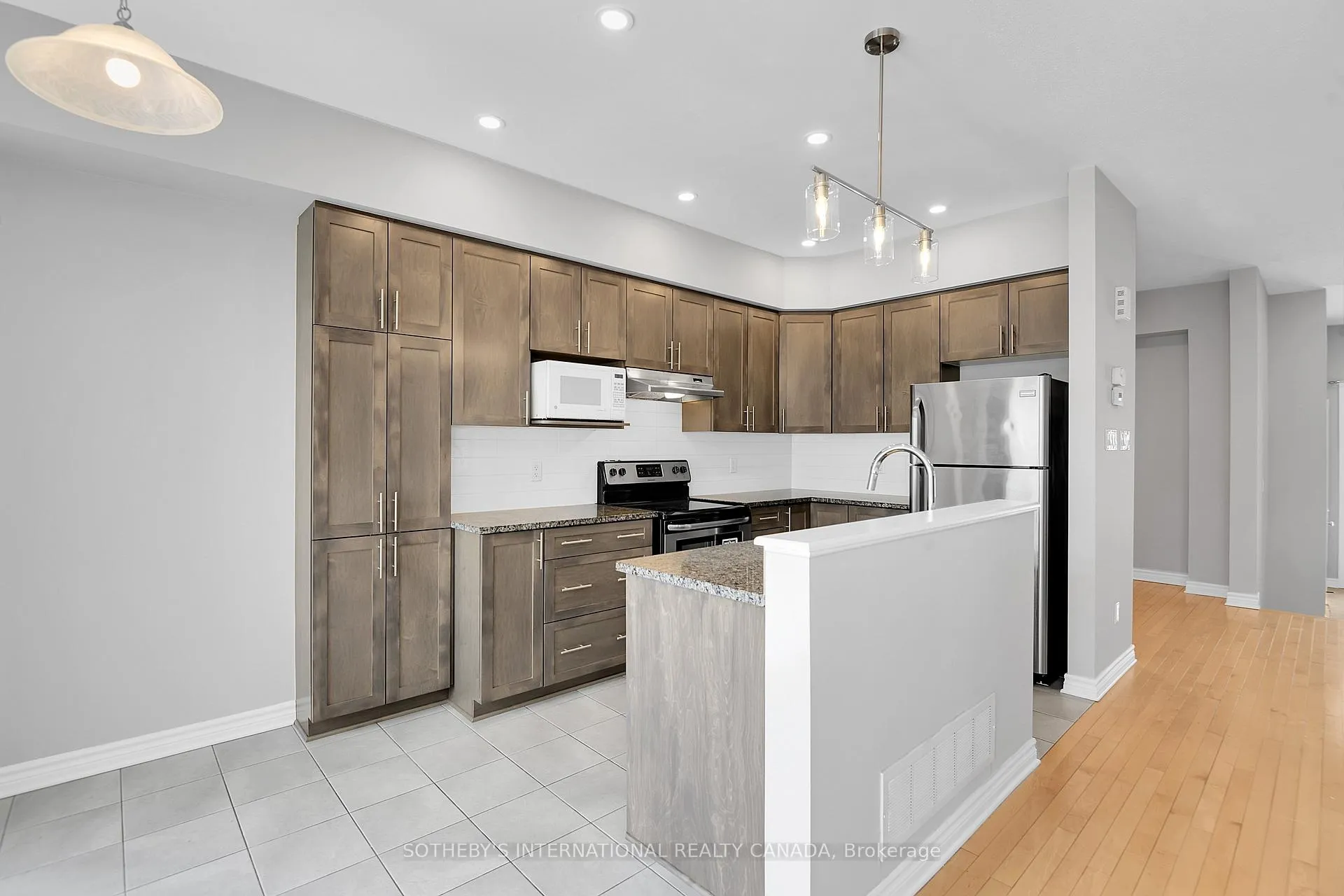 Photo 17 of 116 Popplewell Crescent, Ottawa, Barrhaven - Cedargrove/Fraserdale — HOMEH