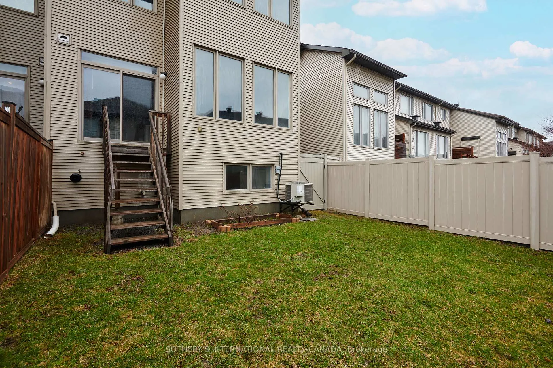 Photo 40 of 116 Popplewell Crescent, Ottawa, Barrhaven - Cedargrove/Fraserdale — HOMEH
