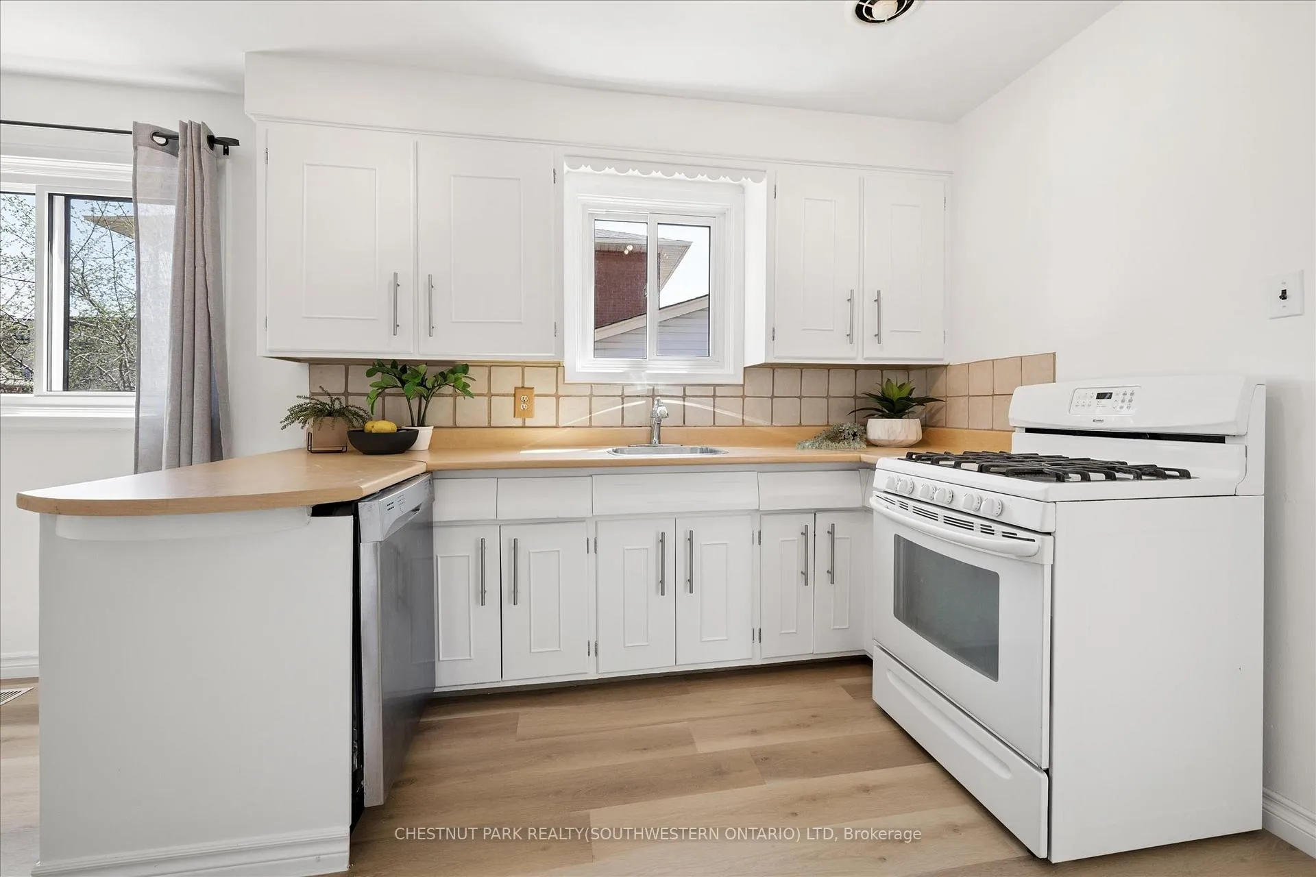 Photo 13 of 91 Wilfred Avenue, Kitchener, Stanley Park — HOMEH