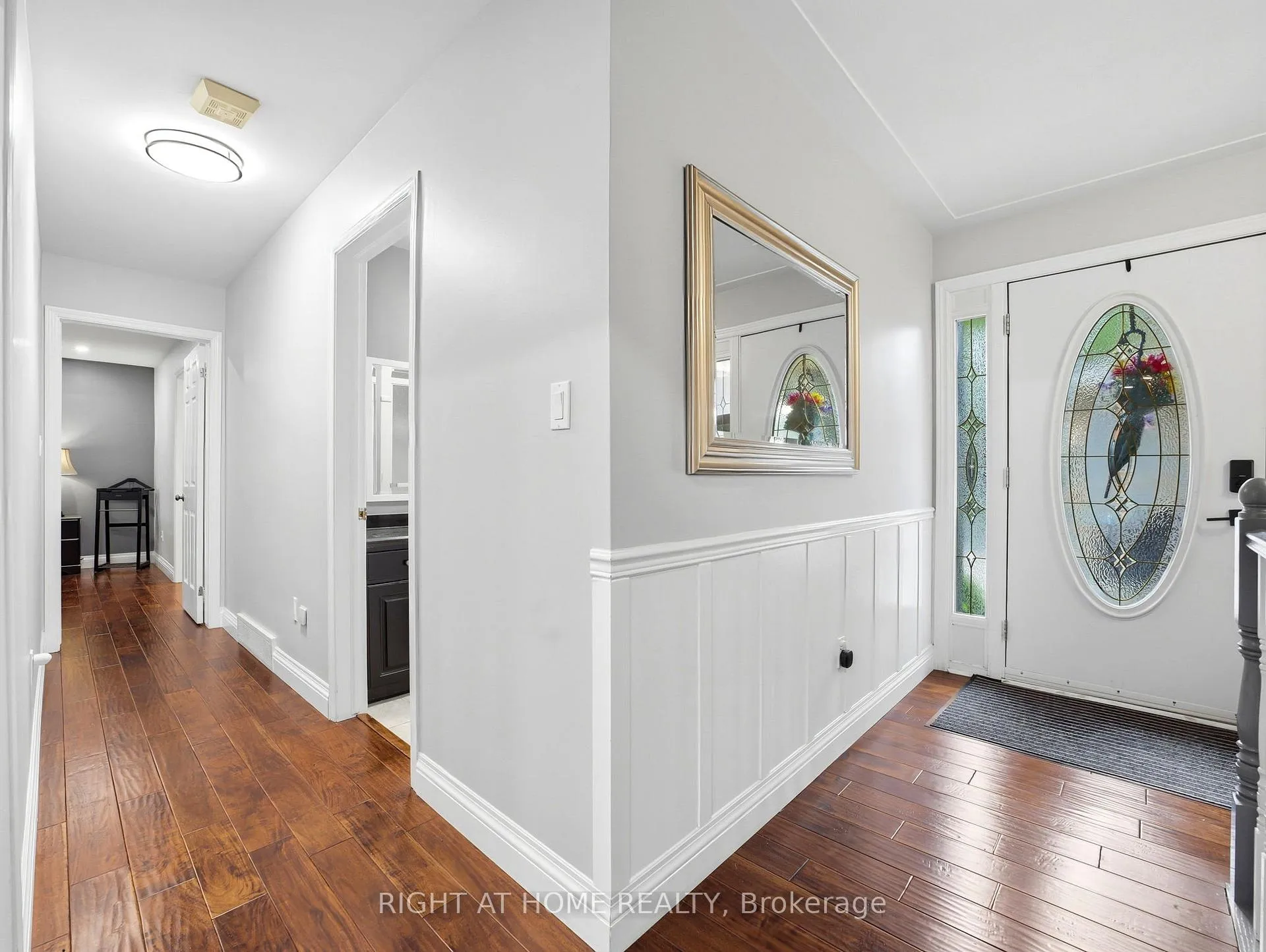 Photo 11 of 30 Carl Crescent, Hamilton, Waterdown — HOMEH