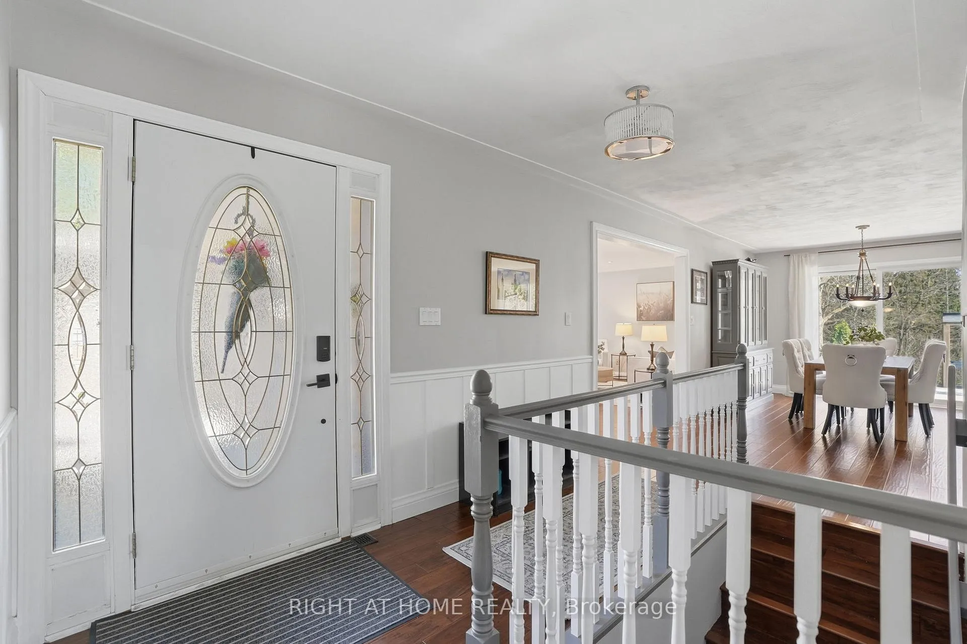Photo 12 of 30 Carl Crescent, Hamilton, Waterdown — HOMEH