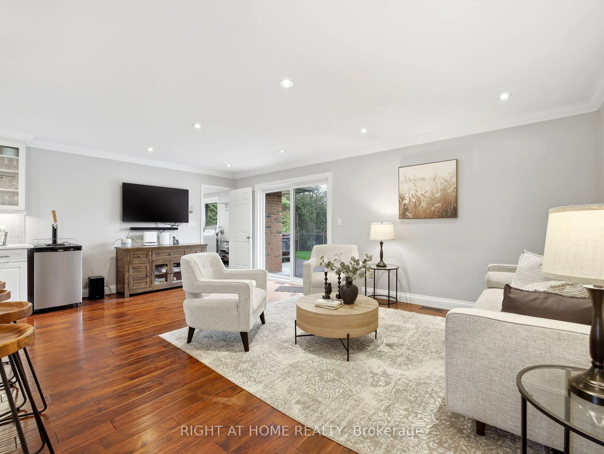Photo 15 of 30 Carl Crescent, Hamilton, Waterdown — HOMEH