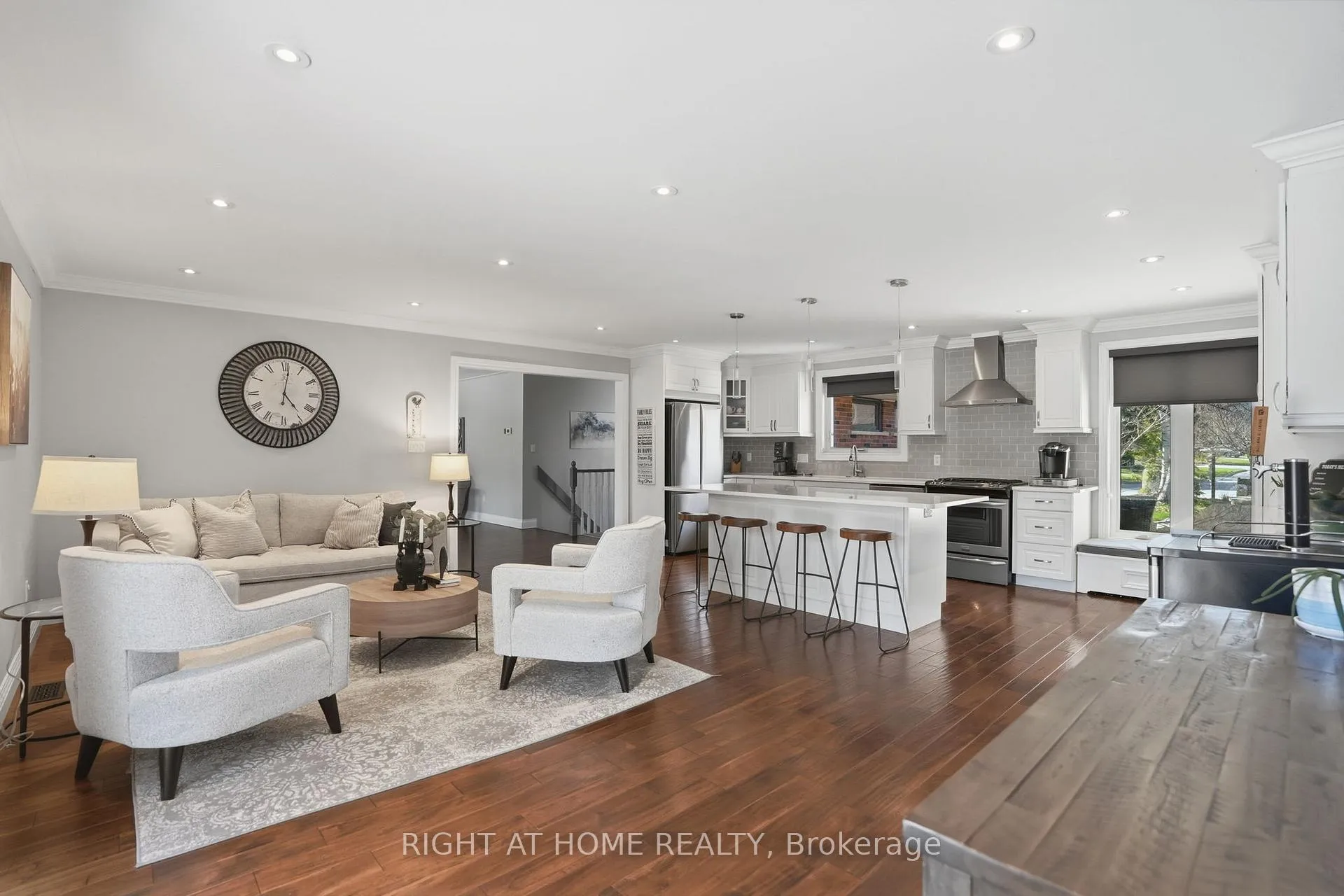 Photo 19 of 30 Carl Crescent, Hamilton, Waterdown — HOMEH