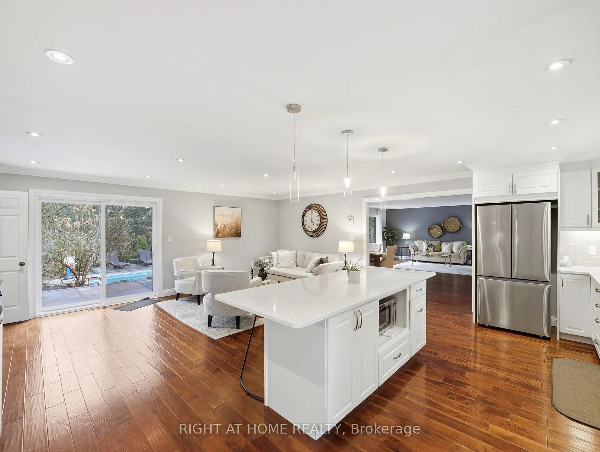 Photo 20 of 30 Carl Crescent, Hamilton, Waterdown — HOMEH