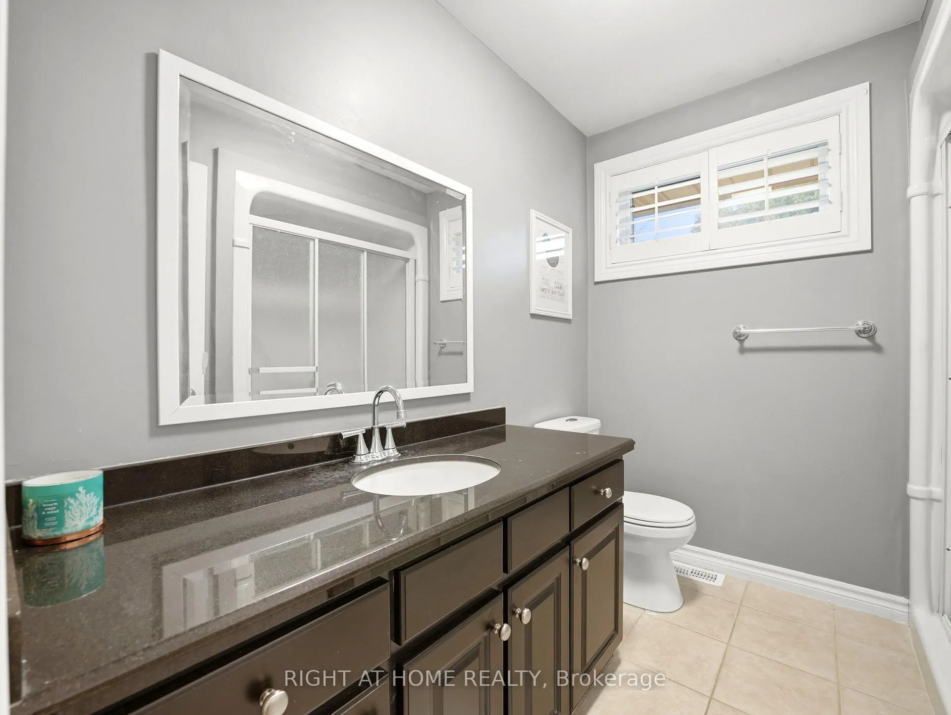Photo 24 of 30 Carl Crescent, Hamilton, Waterdown — HOMEH