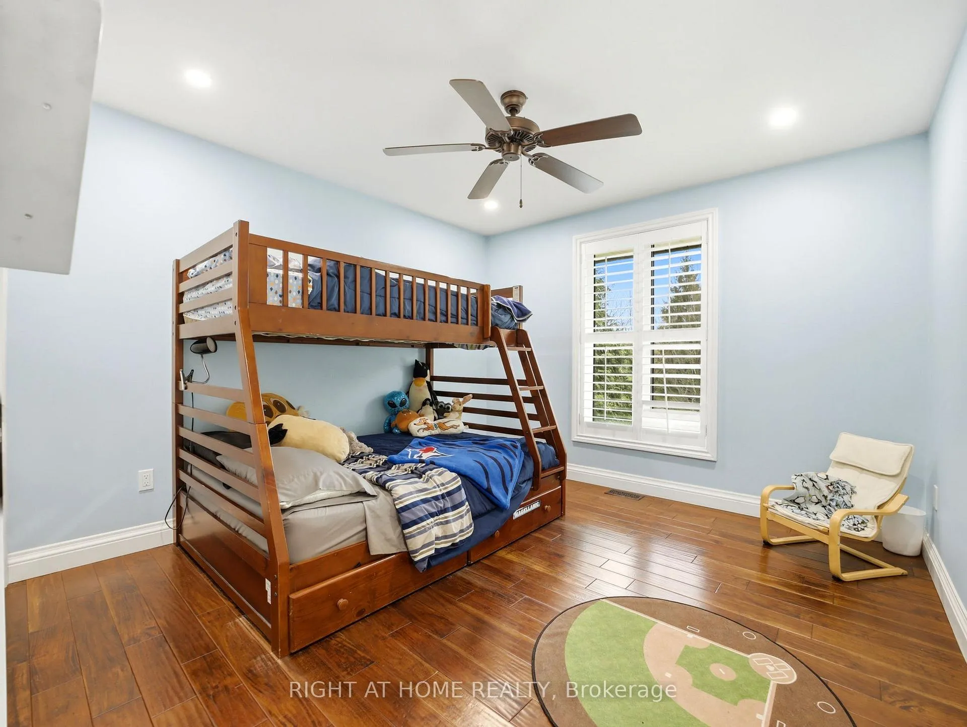 Photo 27 of 30 Carl Crescent, Hamilton, Waterdown — HOMEH