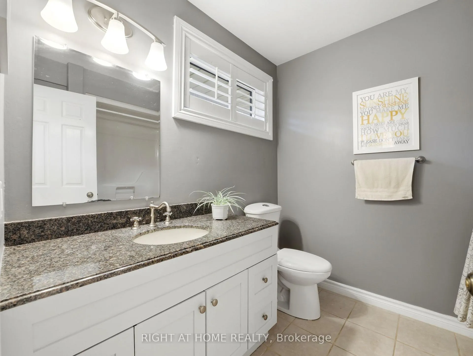 Photo 29 of 30 Carl Crescent, Hamilton, Waterdown — HOMEH