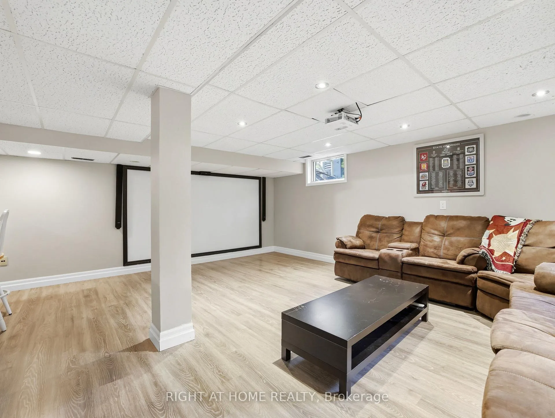 Photo 31 of 30 Carl Crescent, Hamilton, Waterdown — HOMEH