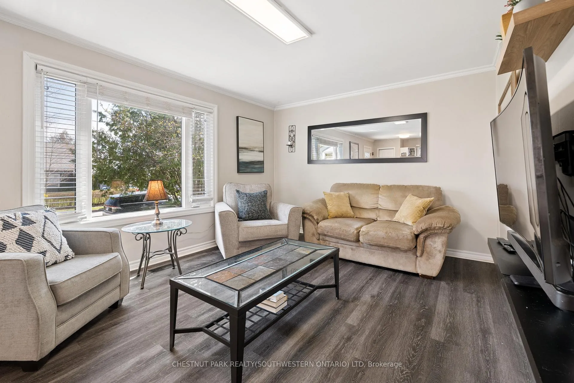 Photo 8 of 100 Memorial Crescent, Guelph, Junction/Onward Willow — HOMEH