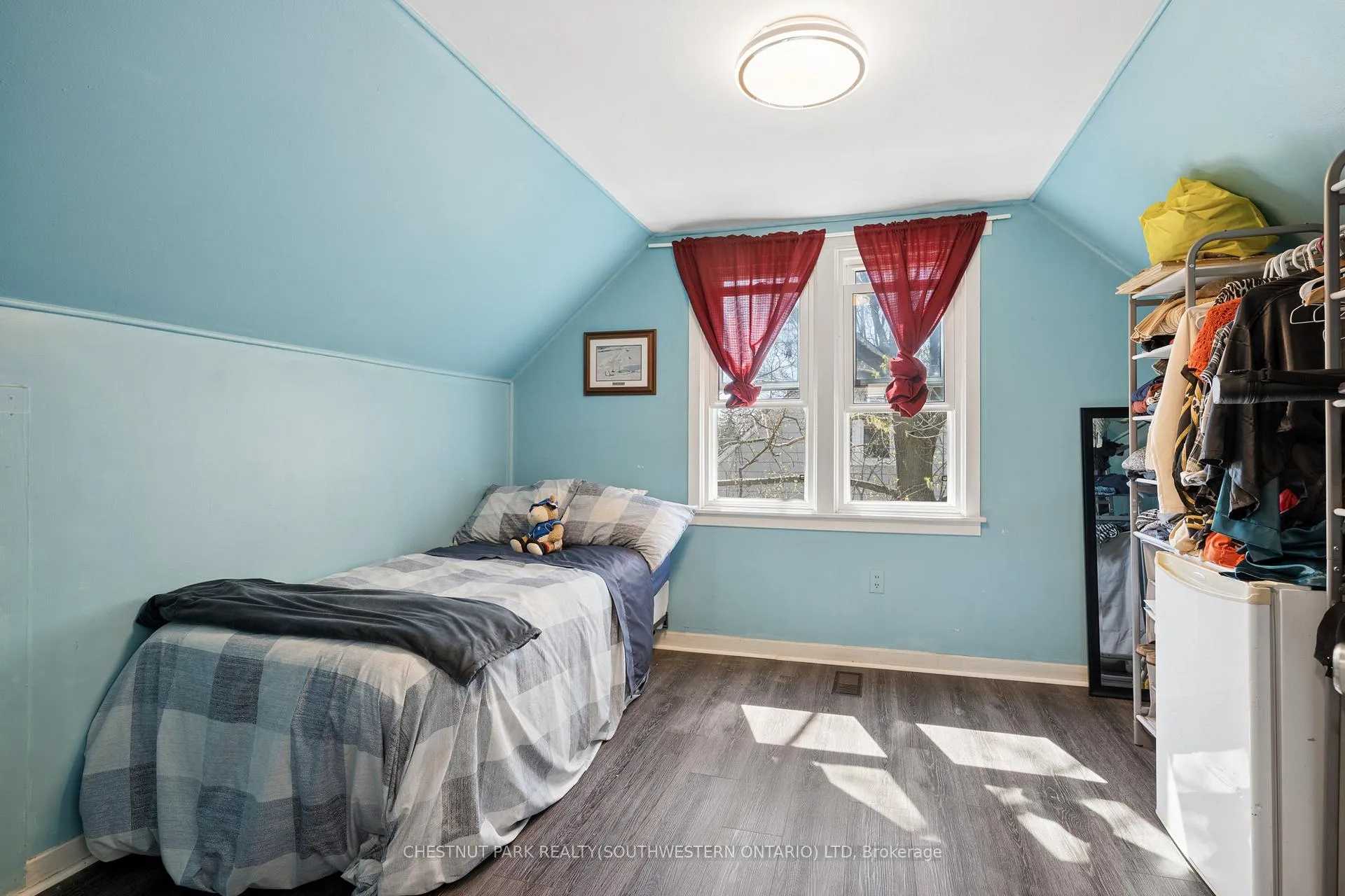 Photo 21 of 100 Memorial Crescent, Guelph, Junction/Onward Willow — HOMEH