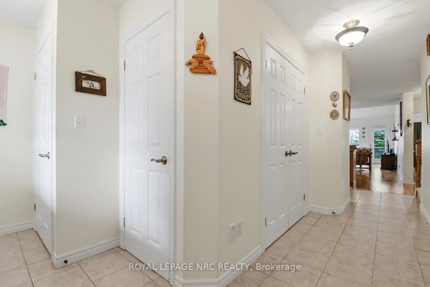 Photo 5 of 8 Portal Drive, Port Colborne, Sugarloaf — HOMEH