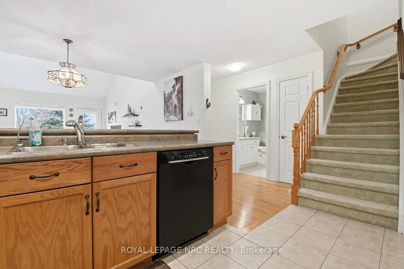 Photo 9 of 8 Portal Drive, Port Colborne, Sugarloaf — HOMEH