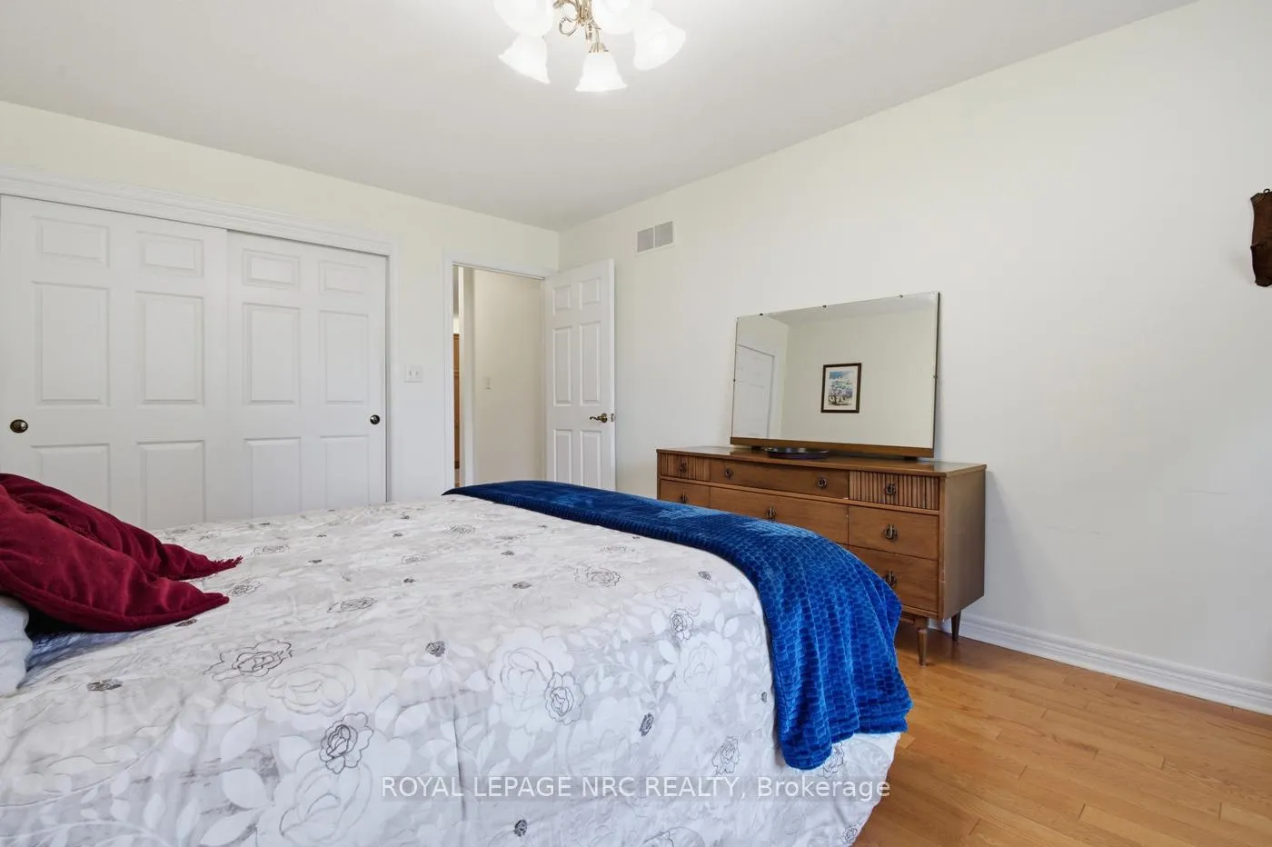 Photo 19 of 8 Portal Drive, Port Colborne, Sugarloaf — HOMEH