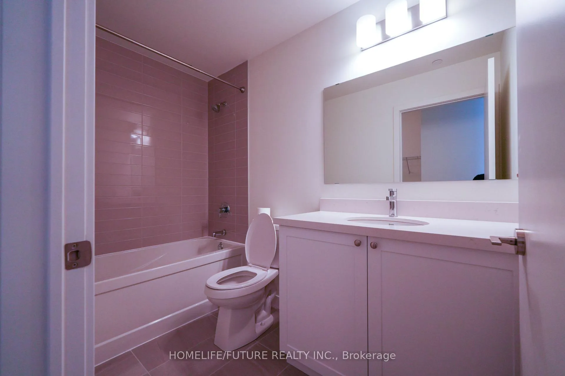 Photo 13 of Unit 817, 51 Clarington Boulevard, Clarington, Bowmanville — HOMEH
