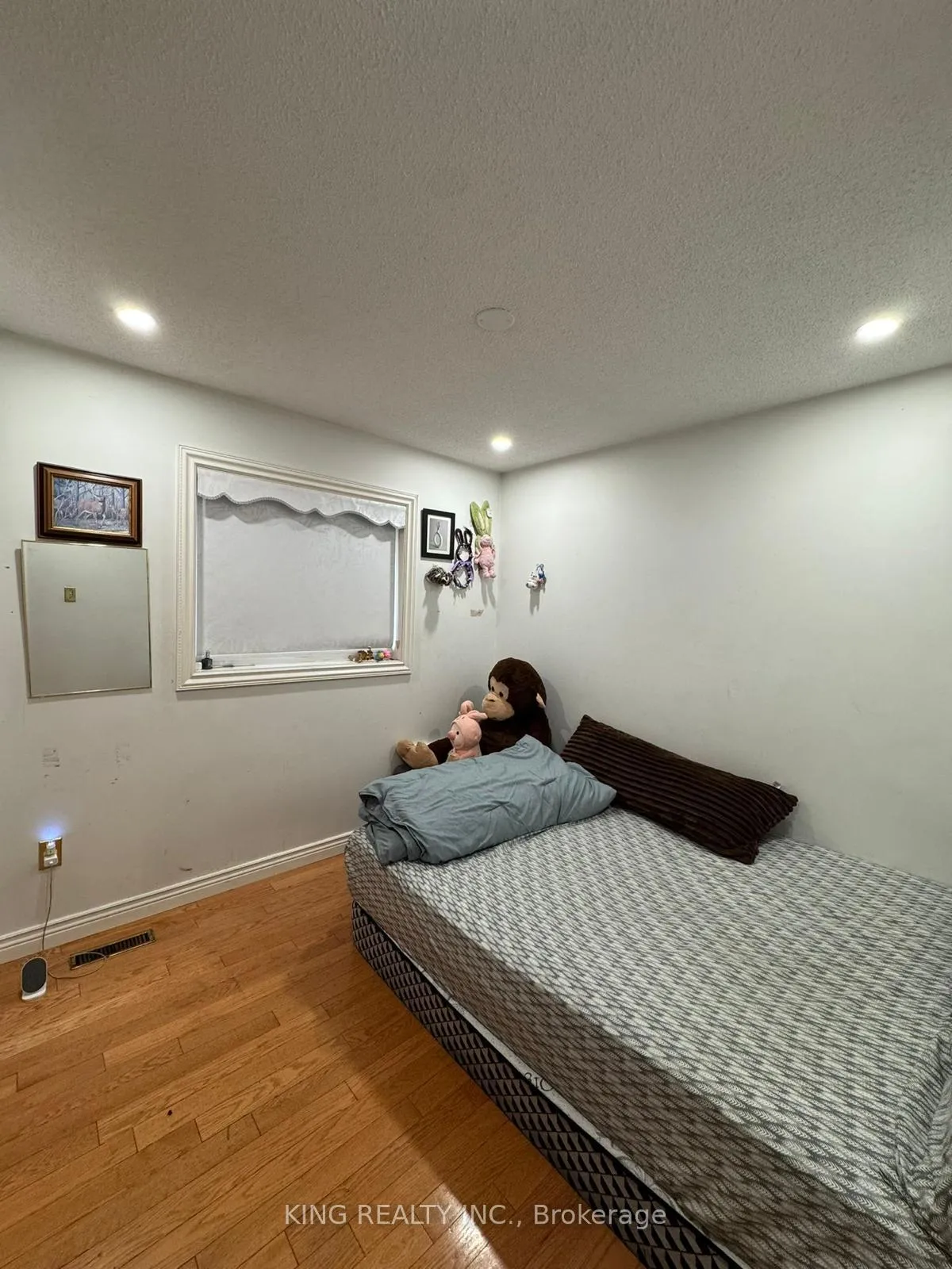 Photo 8 of 10 Torada Court, Brampton, Snelgrove — HOMEH