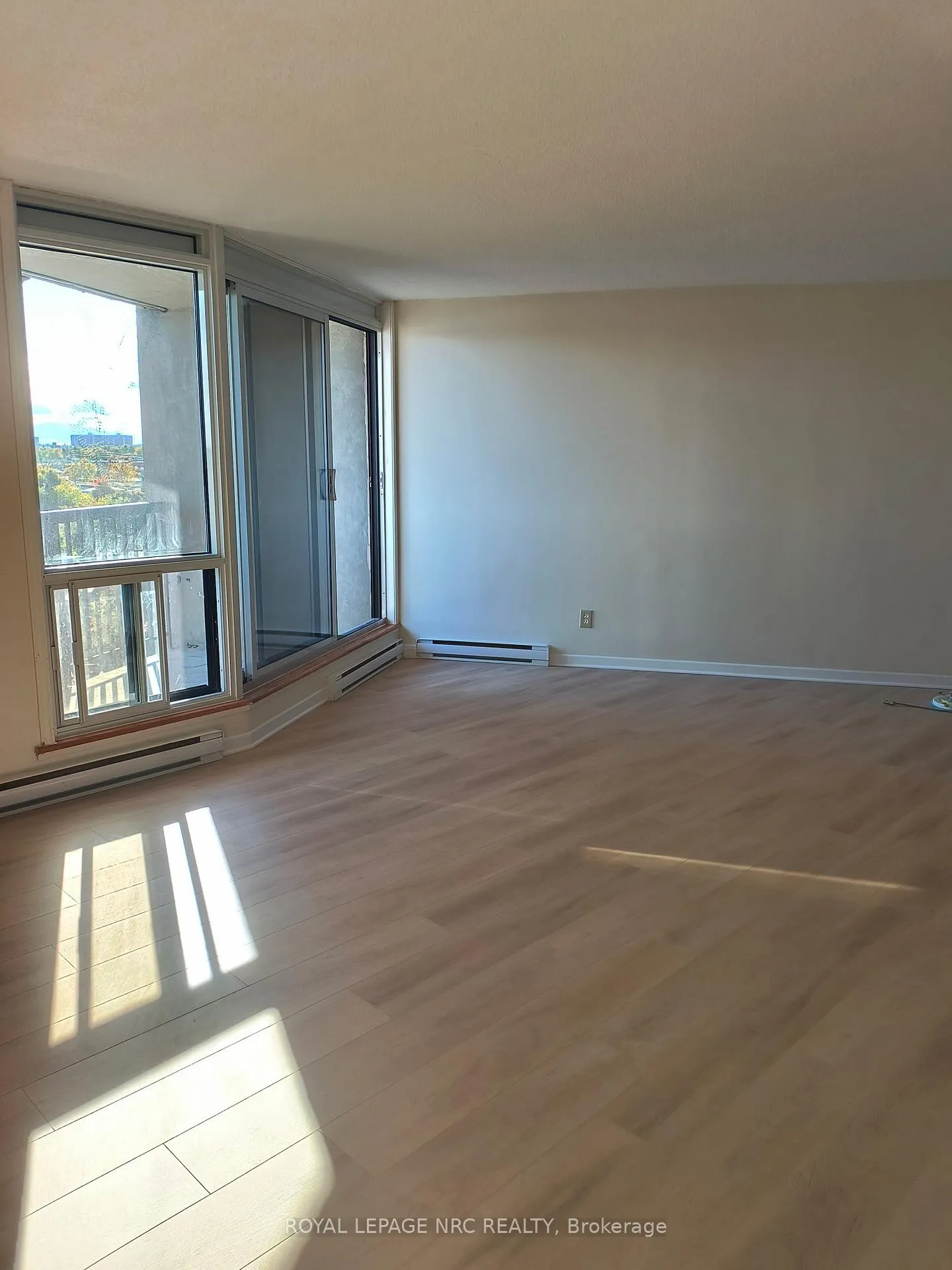 Photo 10 of Unit 706, 900 Dynes Road, Ottawa, Carleton Square — HOMEH