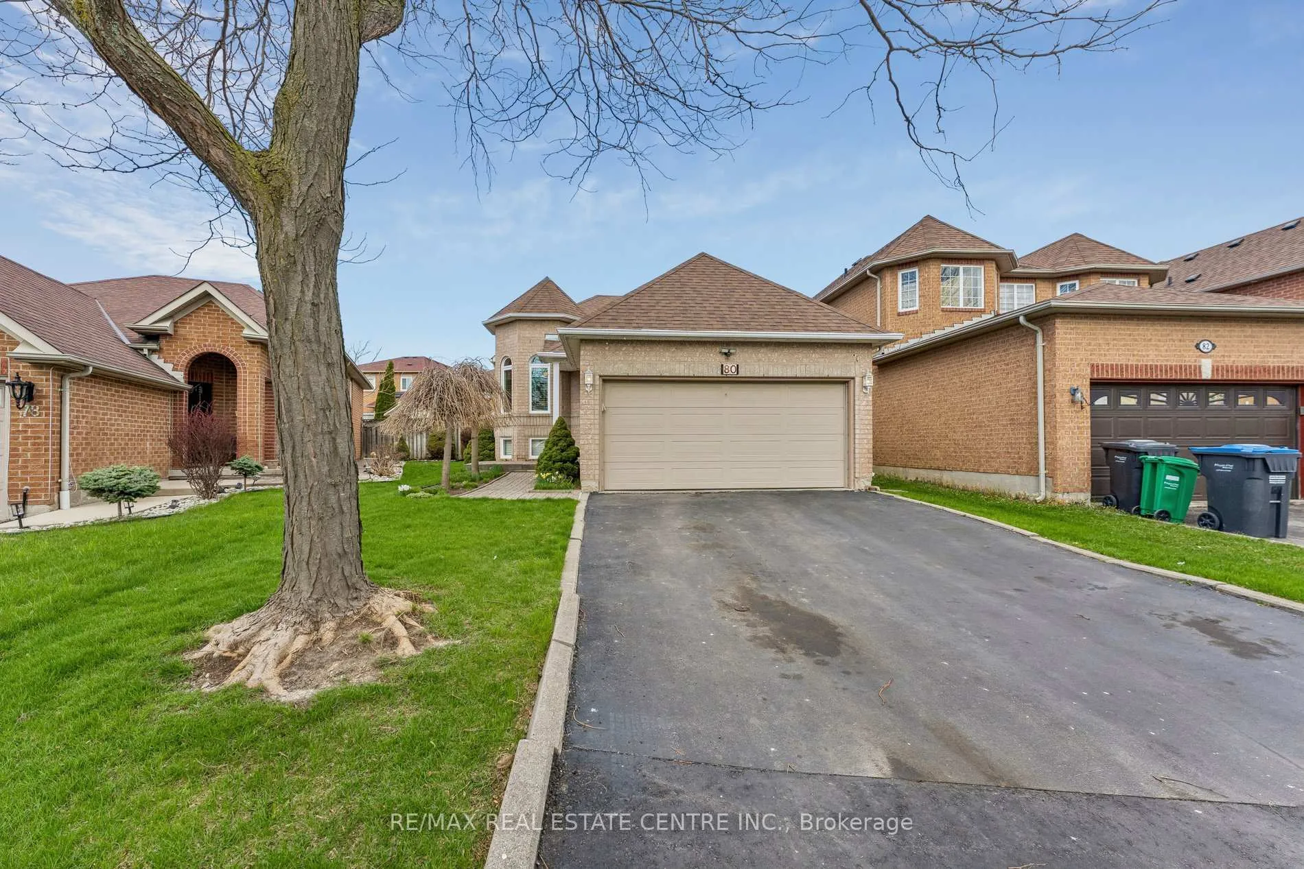 Photo 1 of 80 Pebblestone Circle, Brampton, Brampton West — HOMEH