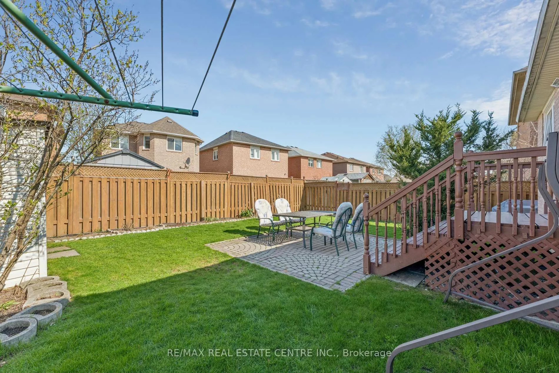 Photo 38 of 80 Pebblestone Circle, Brampton, Brampton West — HOMEH