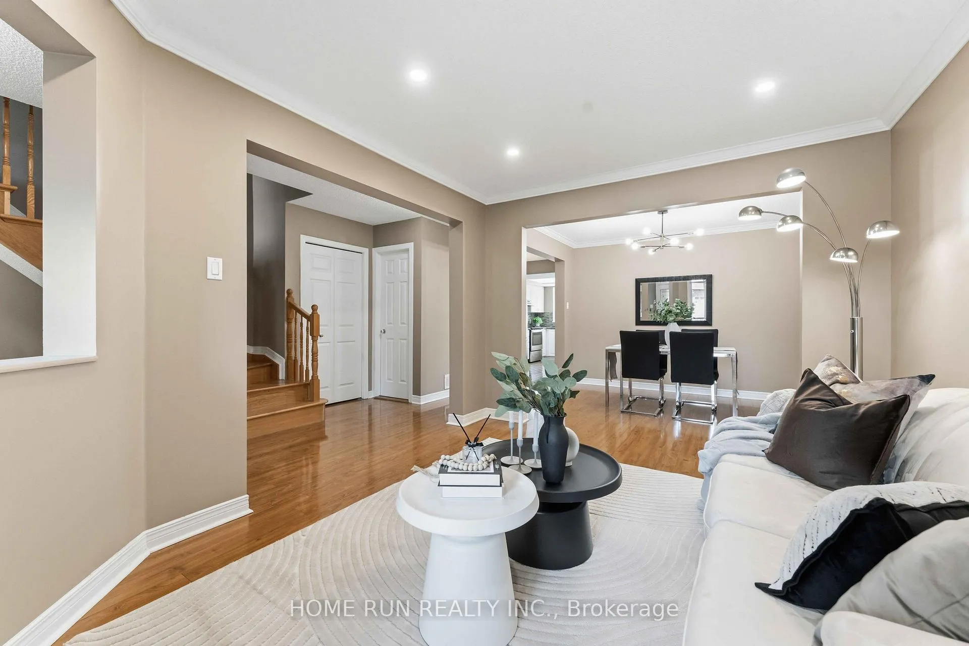Photo 4 of 82 Westpointe Crescent, Ottawa, Centrepointe — HOMEH