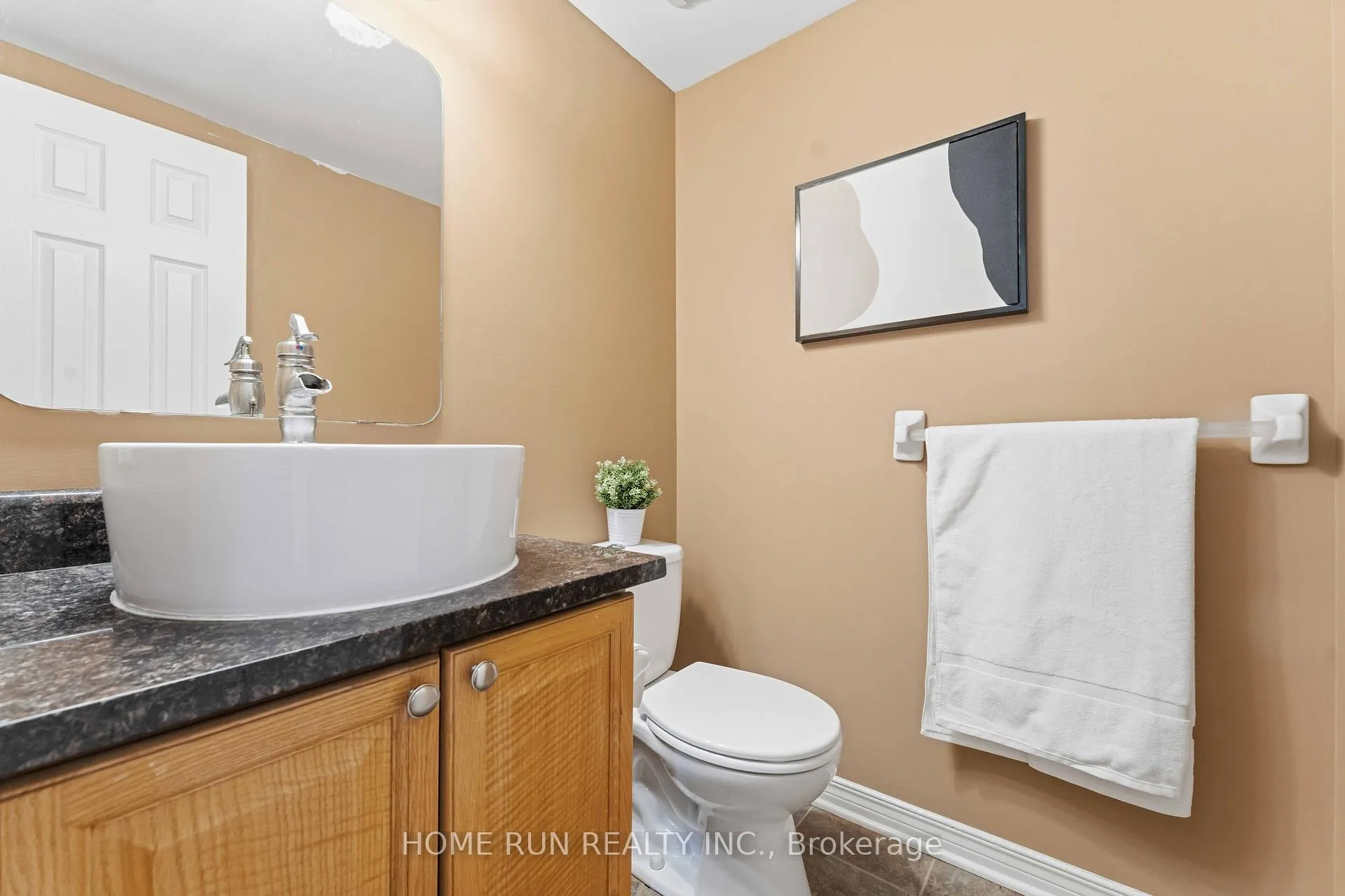 Photo 18 of 82 Westpointe Crescent, Ottawa, Centrepointe — HOMEH