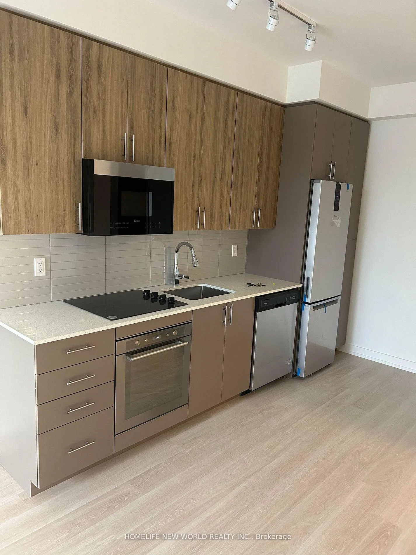 Photo 12 of Unit 304, 415 Main Street W, Hamilton, Kirkendall — HOMEH