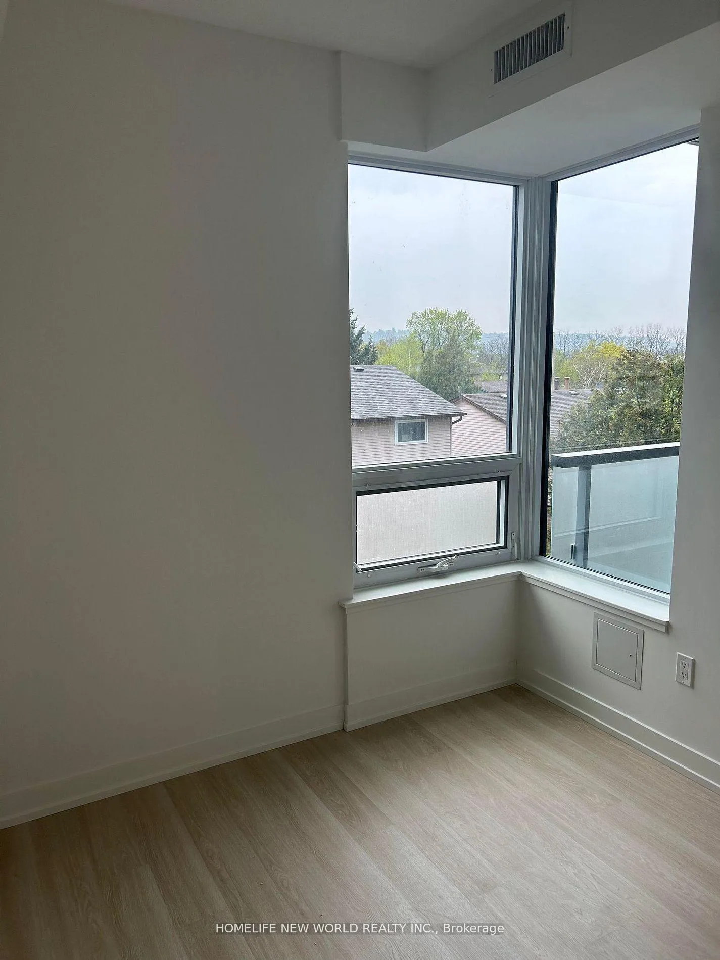 Photo 13 of Unit 304, 415 Main Street W, Hamilton, Kirkendall — HOMEH