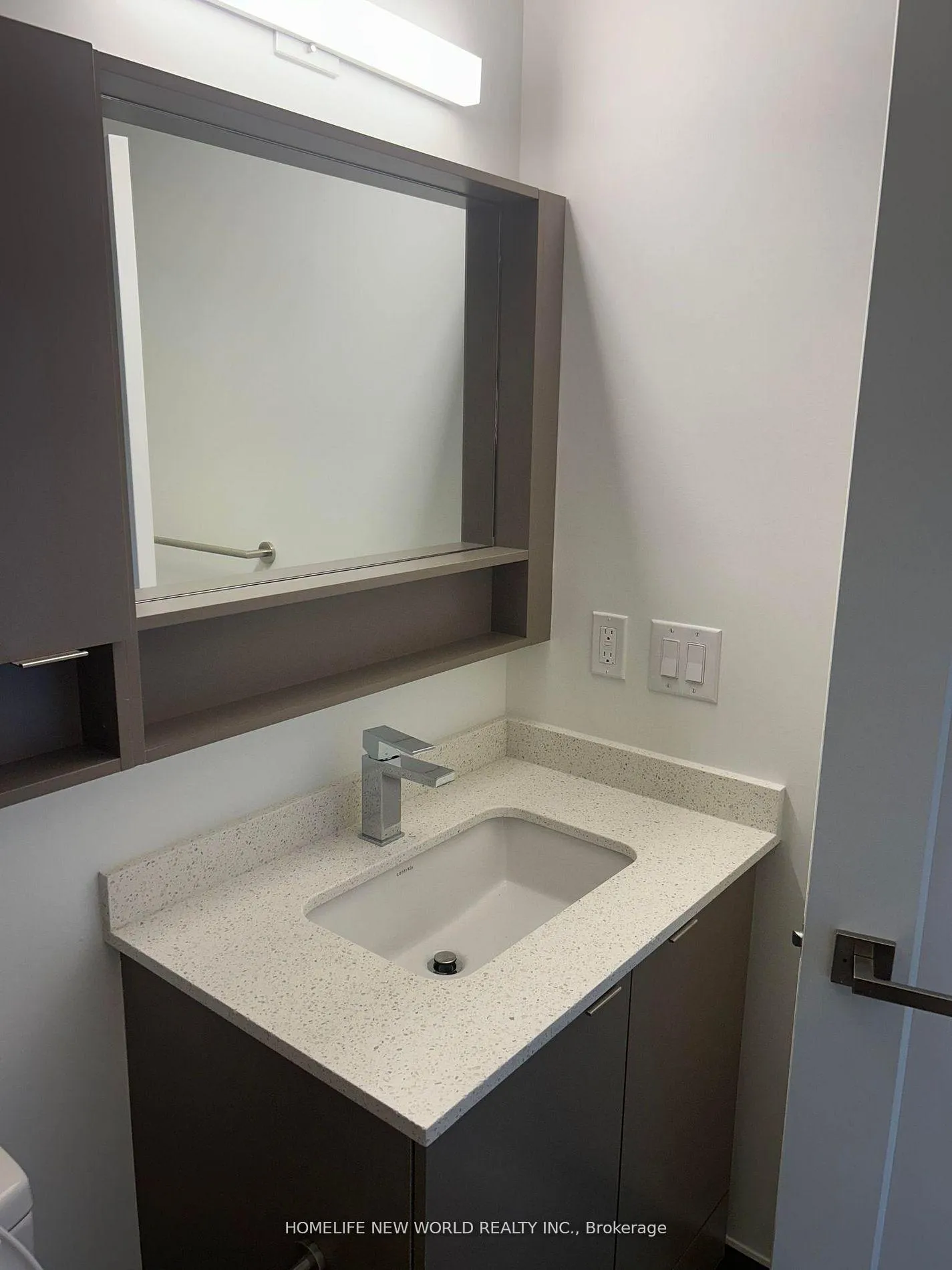 Photo 17 of Unit 304, 415 Main Street W, Hamilton, Kirkendall — HOMEH
