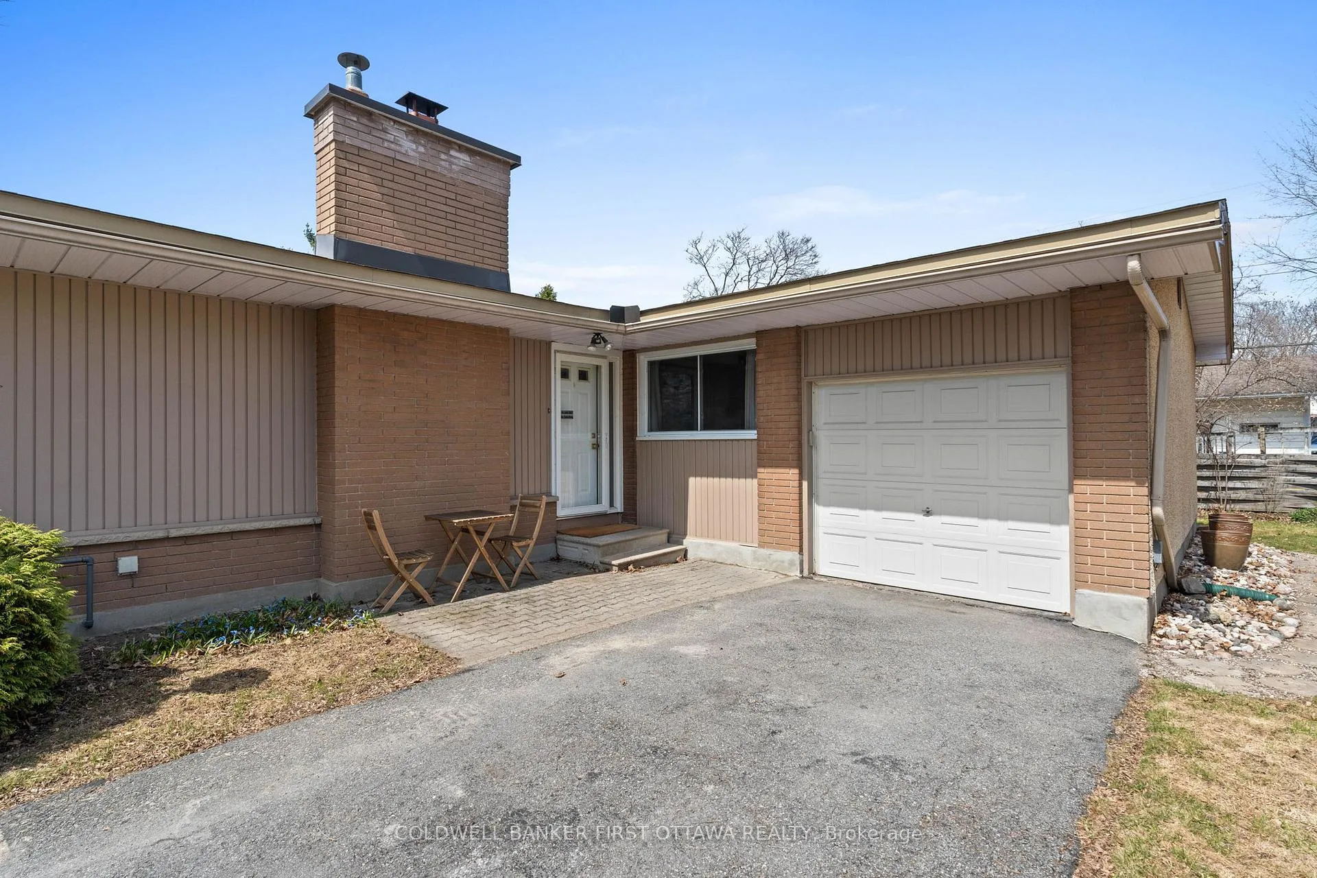 Photo 3 of 54 Evergreen Drive, Ottawa, Lynwood Village — HOMEH